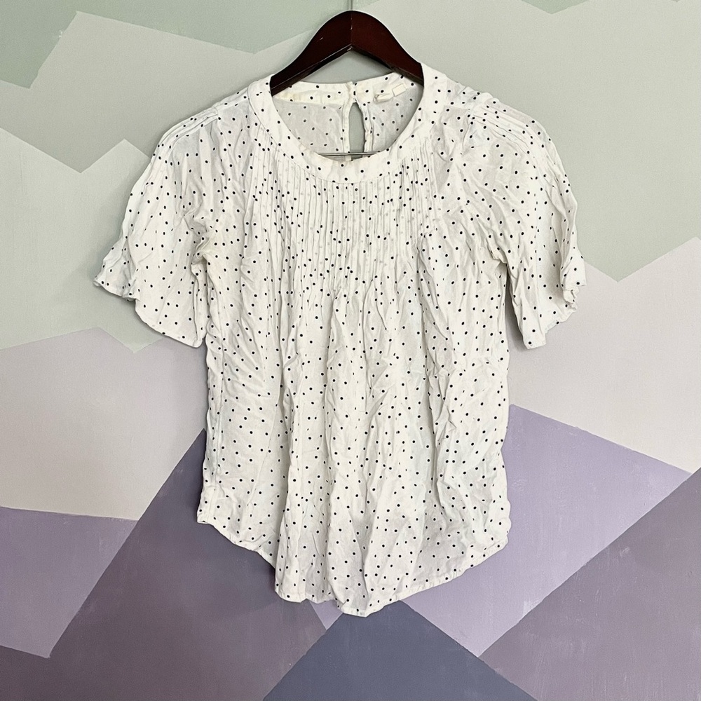 • gap lightweight polka dot top •